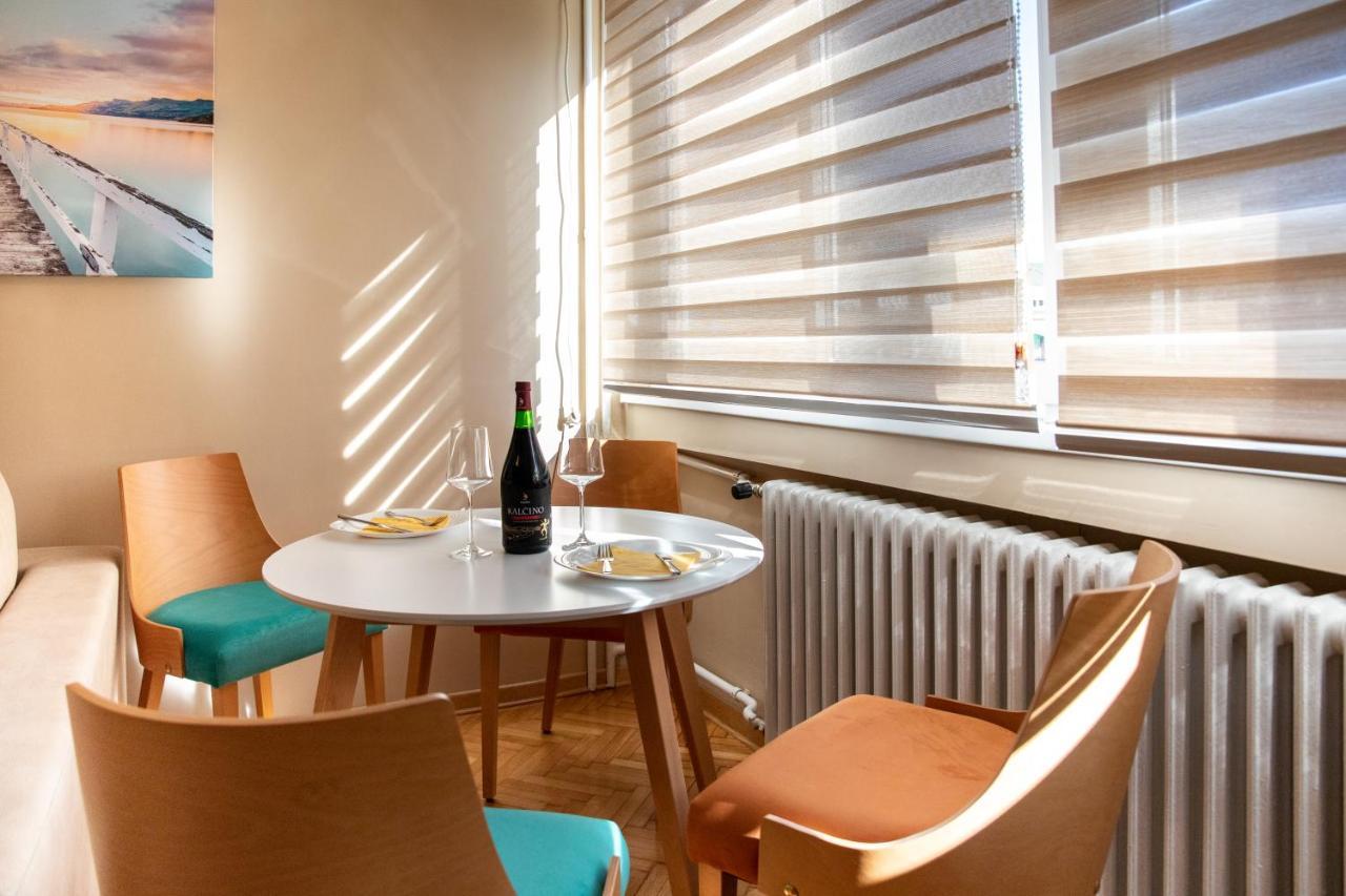 Nikolas Appartement Belgrado Buitenkant foto